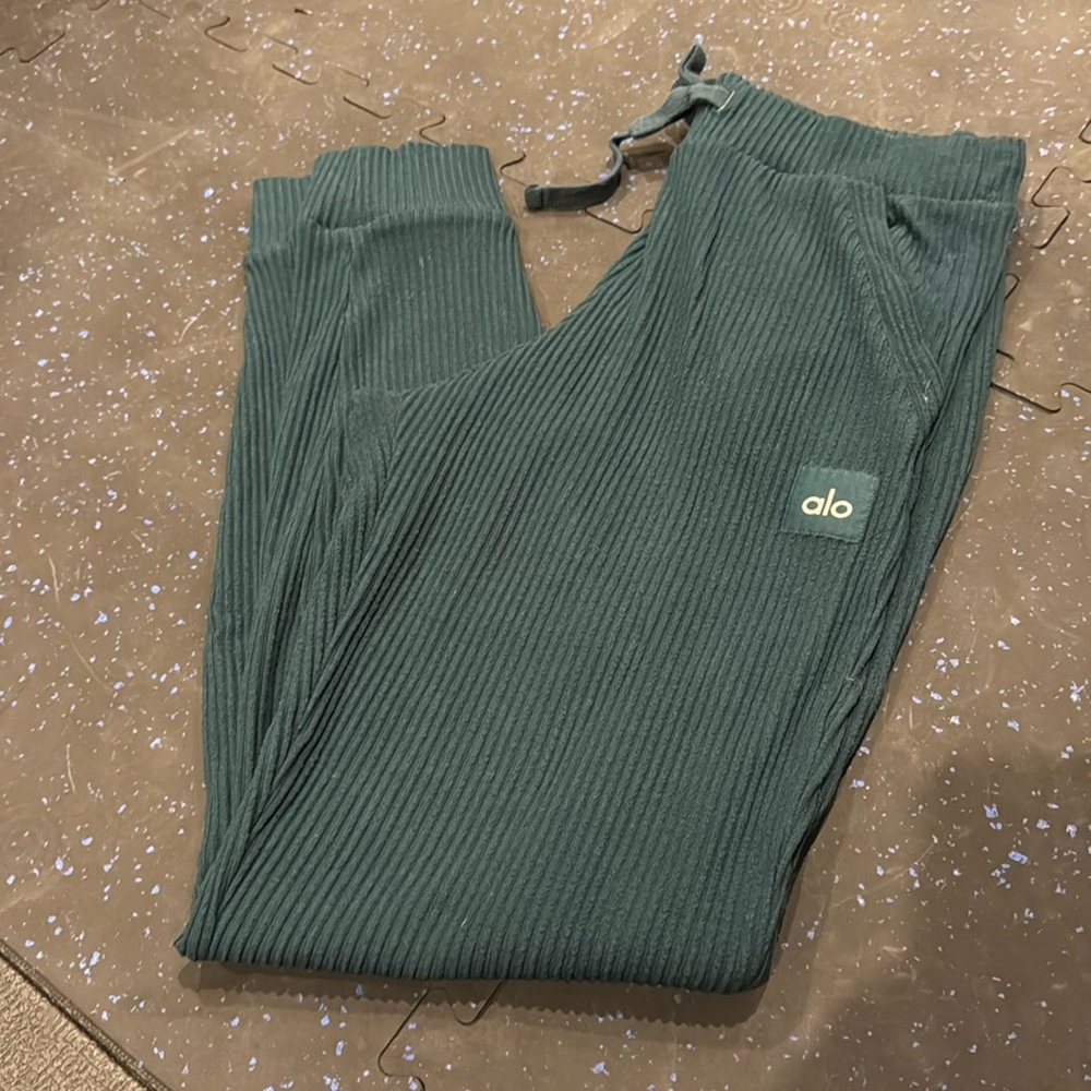 Alo Soho Green Corduroy Joggers Size Medium